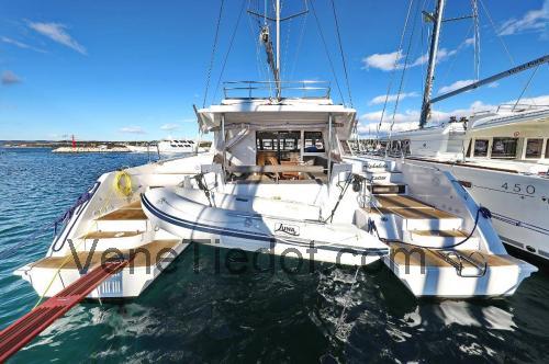 Nautitech 46 Fly Tekniset tiedot ja arvostelut